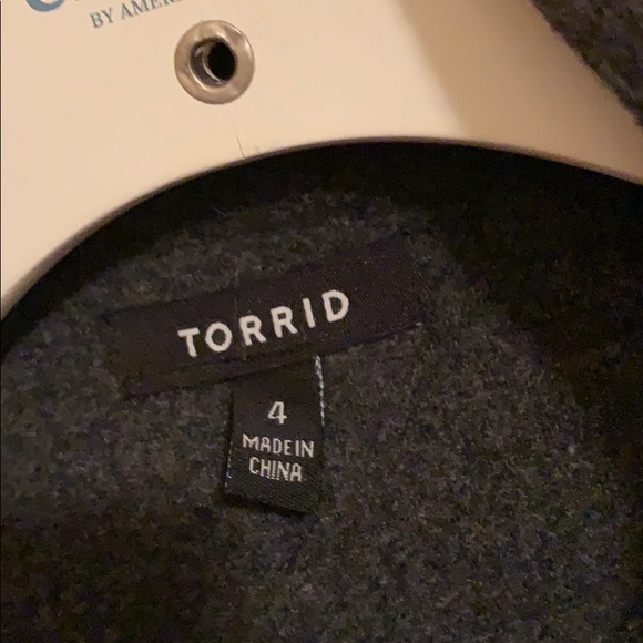 Torrid funnel neck coat size 4 - Picture 2 of 4